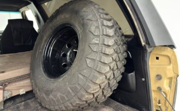 Ford-Bronco-1992-Tan-Black-43