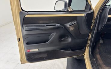 Ford-Bronco-1992-Tan-Black-44