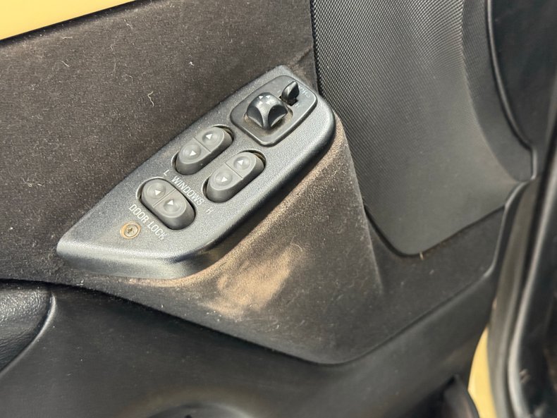 Ford-Bronco-1992-Tan-Black-45