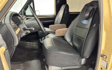 Ford-Bronco-1992-Tan-Black-47