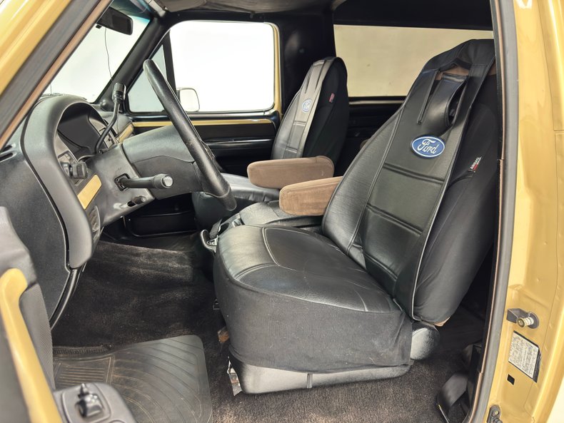 Ford-Bronco-1992-Tan-Black-47