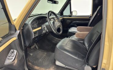 Ford-Bronco-1992-Tan-Black-48