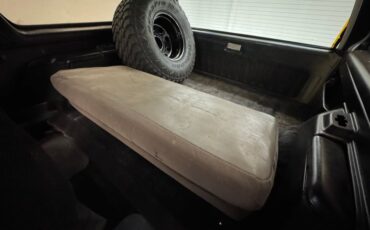 Ford-Bronco-1992-Tan-Black-49