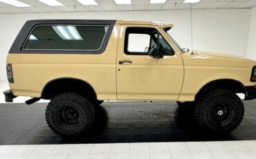 Ford-Bronco-1992-Tan-Black-5