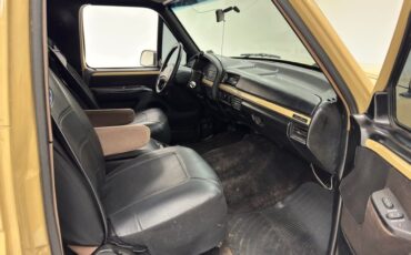 Ford-Bronco-1992-Tan-Black-9