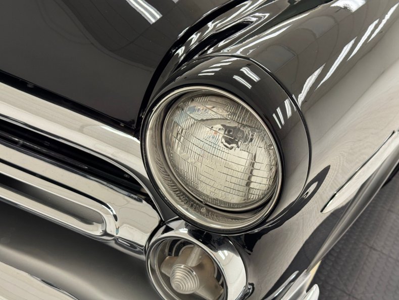 Ford-Crestline-1952-Raven-Black-Dark-Green-10