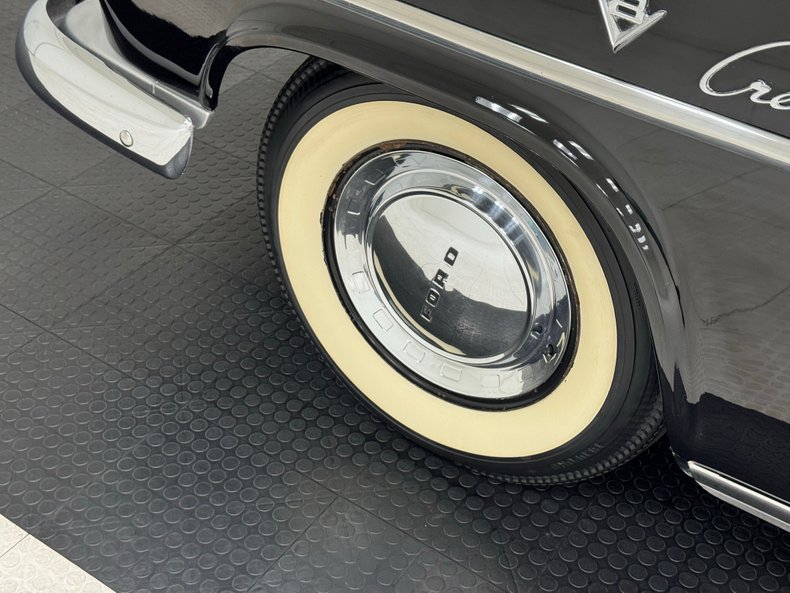 Ford-Crestline-1952-Raven-Black-Dark-Green-11