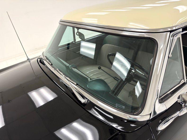 Ford-Crestline-1952-Raven-Black-Dark-Green-13