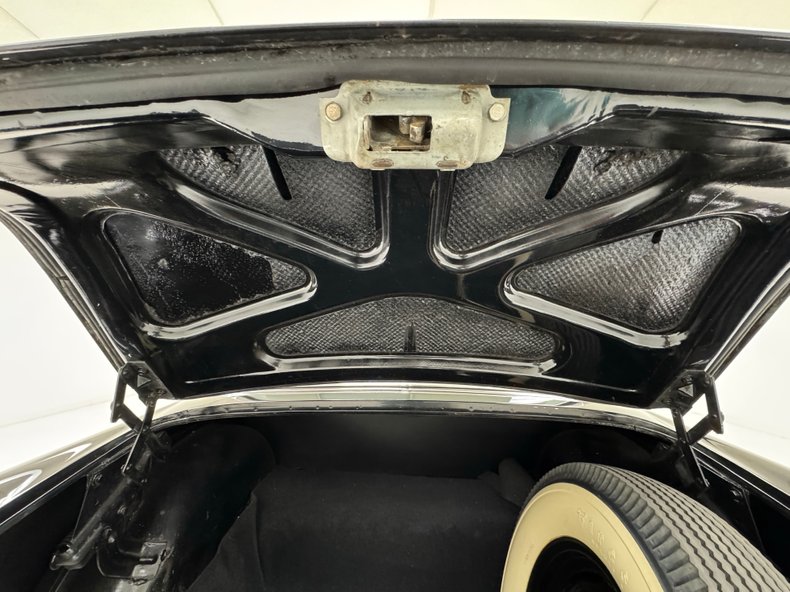 Ford-Crestline-1952-Raven-Black-Dark-Green-24