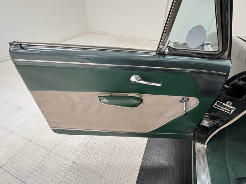 Ford-Crestline-1952-Raven-Black-Dark-Green-28