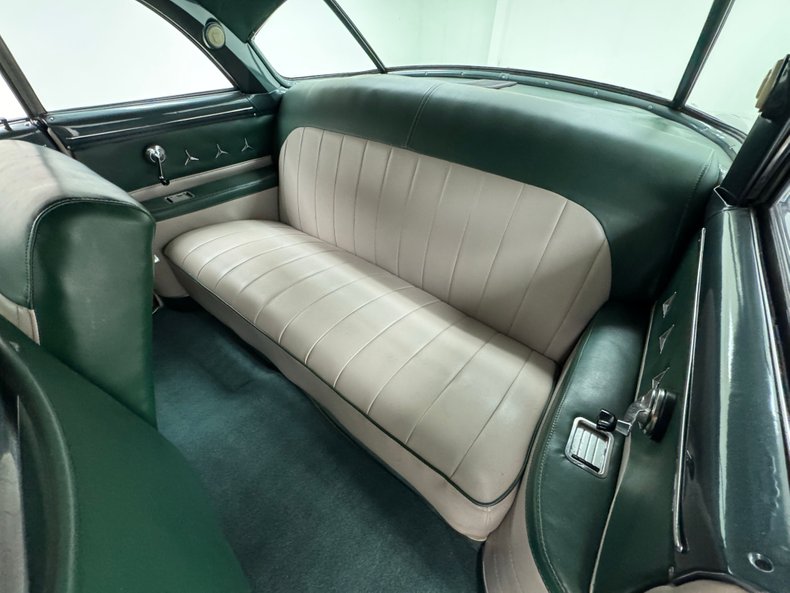 Ford-Crestline-1952-Raven-Black-Dark-Green-3