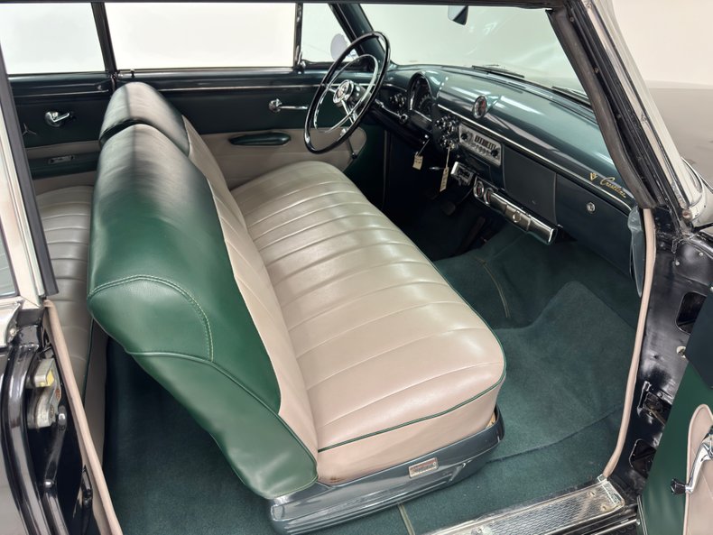 Ford-Crestline-1952-Raven-Black-Dark-Green-32