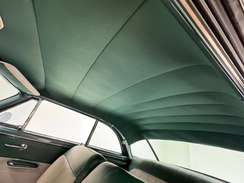 Ford-Crestline-1952-Raven-Black-Dark-Green-39