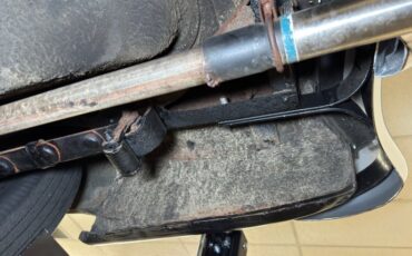 Ford-Crestline-1952-Raven-Black-Dark-Green-42