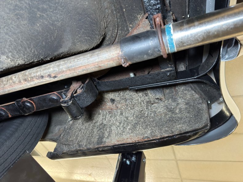 Ford-Crestline-1952-Raven-Black-Dark-Green-42