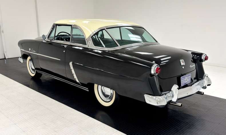 Ford-Crestline-1952-Raven-Black-Dark-Green-7