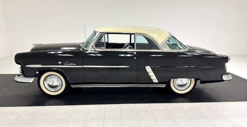 Ford-Crestline-1952-Raven-Black-Dark-Green