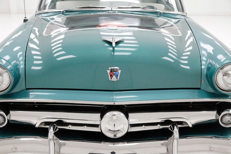 Ford-Crestline-1954-Killarney-Green-White-13