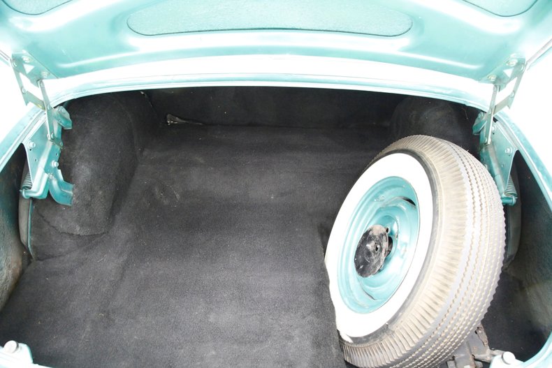 Ford-Crestline-1954-Killarney-Green-White-48