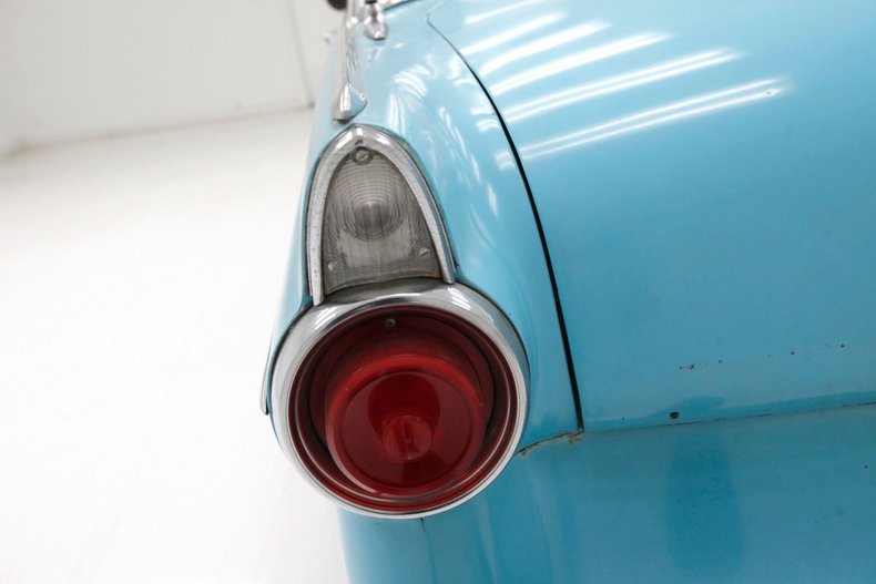 Ford-Crown-victoria-1955-Light-Blue-Aqua-23