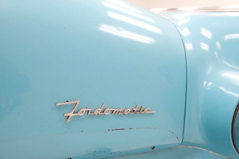 Ford-Crown-victoria-1955-Light-Blue-Aqua-24