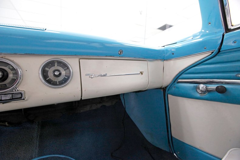 Ford-Crown-victoria-1955-Light-Blue-Aqua-45