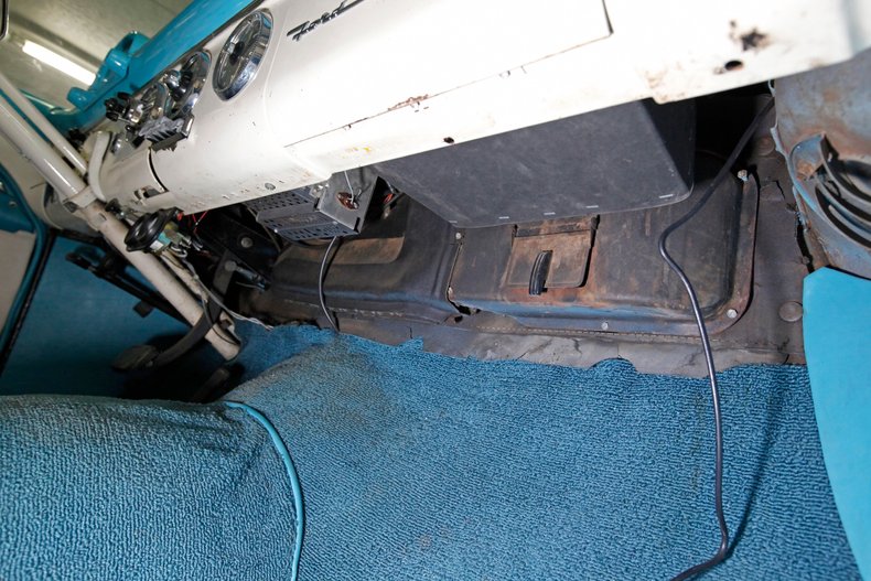 Ford-Crown-victoria-1955-Light-Blue-Aqua-46