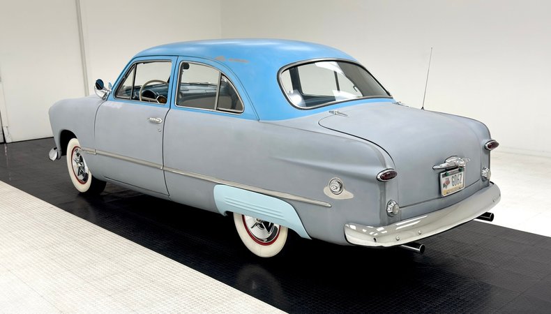 Ford-Custom-1949-Primer-Gray-Light-Blue-1
