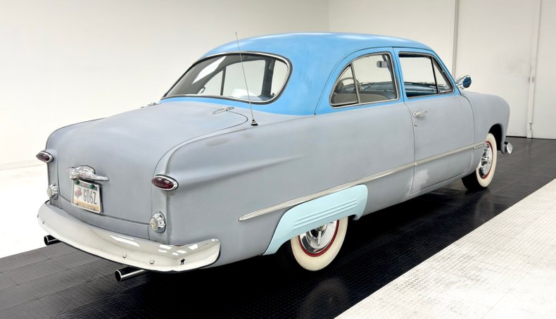 Ford-Custom-1949-Primer-Gray-Light-Blue-3