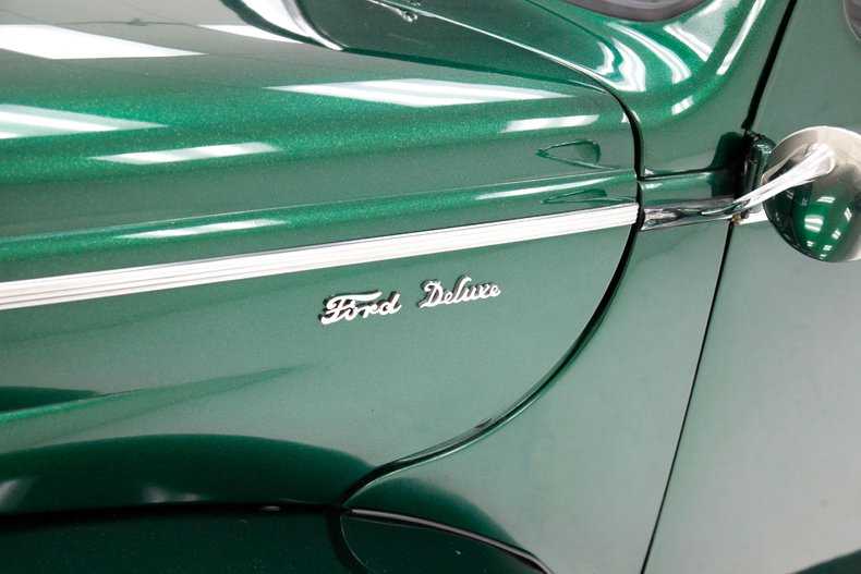 Ford-Deluxe-1940-Jade-Green-Metallic-Black-19