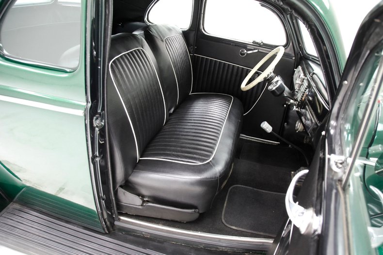 Ford-Deluxe-1940-Jade-Green-Metallic-Black-2