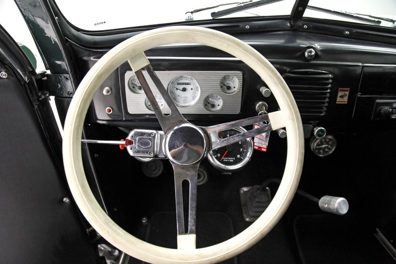 Ford-Deluxe-1940-Jade-Green-Metallic-Black-37