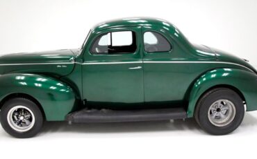Ford-Deluxe-1940-Jade-Green-Metallic-Black