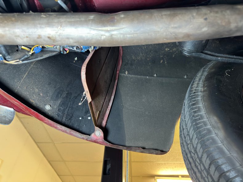 Ford-Deluxe-1947-Dark-Red-Metallic-Gray-13