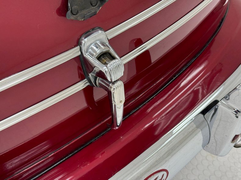 Ford-Deluxe-1947-Dark-Red-Metallic-Gray-18