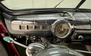 Ford-Deluxe-1947-Dark-Red-Metallic-Gray-22