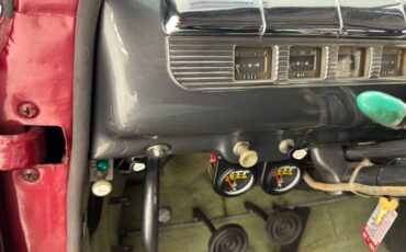 Ford-Deluxe-1947-Dark-Red-Metallic-Gray-23