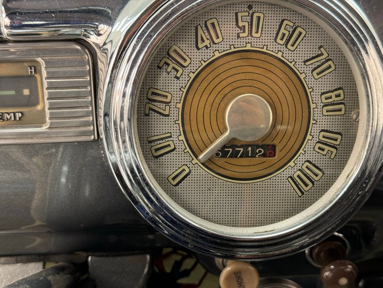 Ford-Deluxe-1947-Dark-Red-Metallic-Gray-24