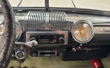 Ford-Deluxe-1947-Dark-Red-Metallic-Gray-25