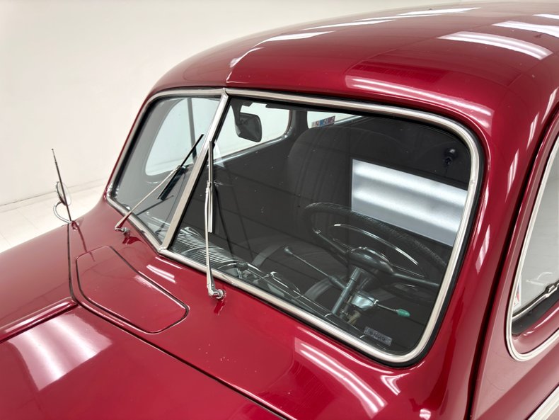 Ford-Deluxe-1947-Dark-Red-Metallic-Gray-28