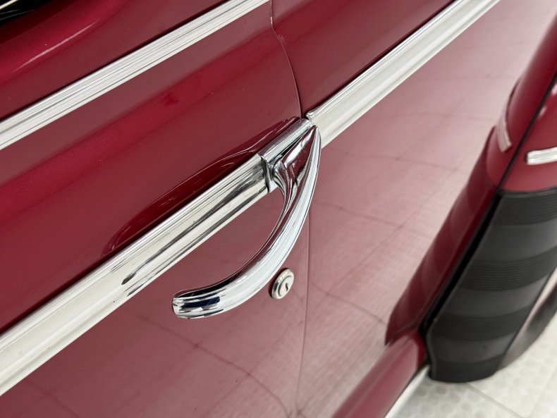Ford-Deluxe-1947-Dark-Red-Metallic-Gray-31