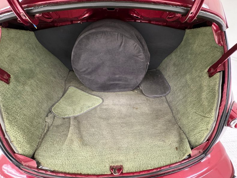 Ford-Deluxe-1947-Dark-Red-Metallic-Gray-42