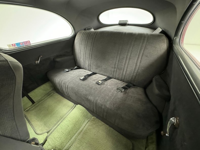 Ford-Deluxe-1947-Dark-Red-Metallic-Gray-48