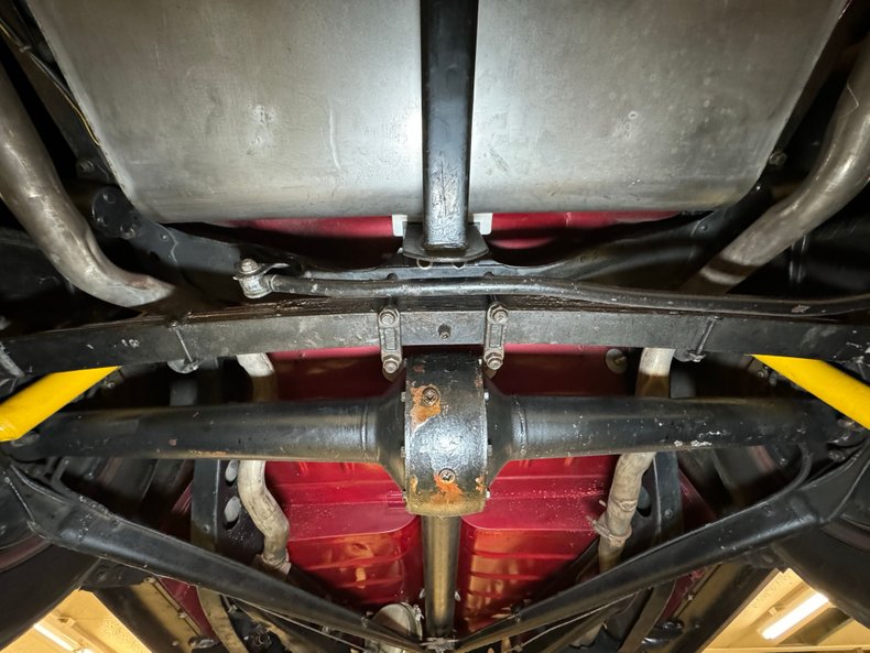 Ford-Deluxe-1947-Dark-Red-Metallic-Gray-49