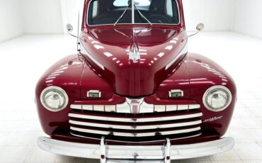Ford-Deluxe-1947-Dark-Red-Metallic-Gray-6