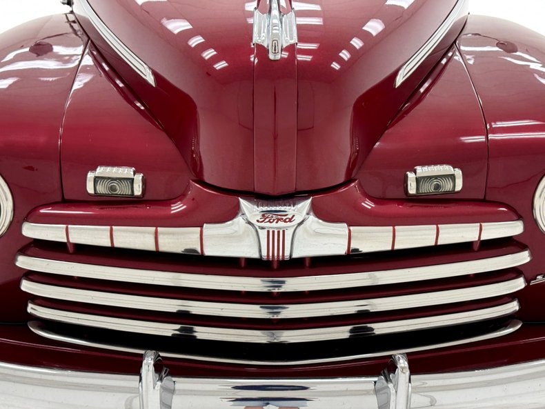 Ford-Deluxe-1947-Dark-Red-Metallic-Gray-7