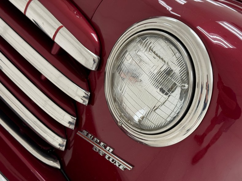 Ford-Deluxe-1947-Dark-Red-Metallic-Gray-8