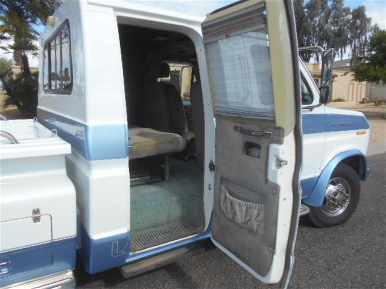 Ford-E350-1988-White-amp-Blue-Blue-10