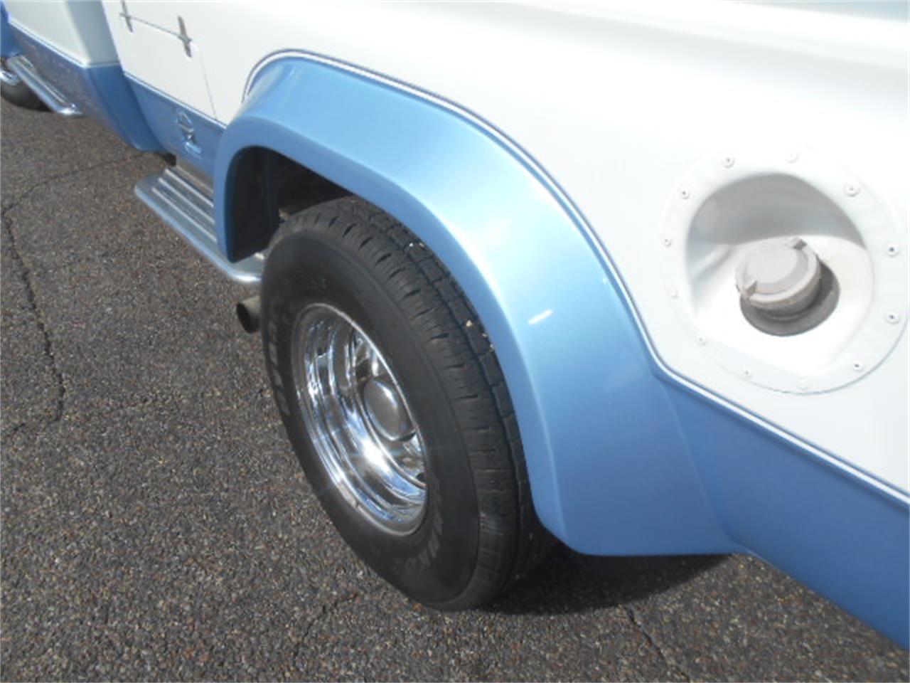 Ford-E350-1988-White-amp-Blue-Blue-11