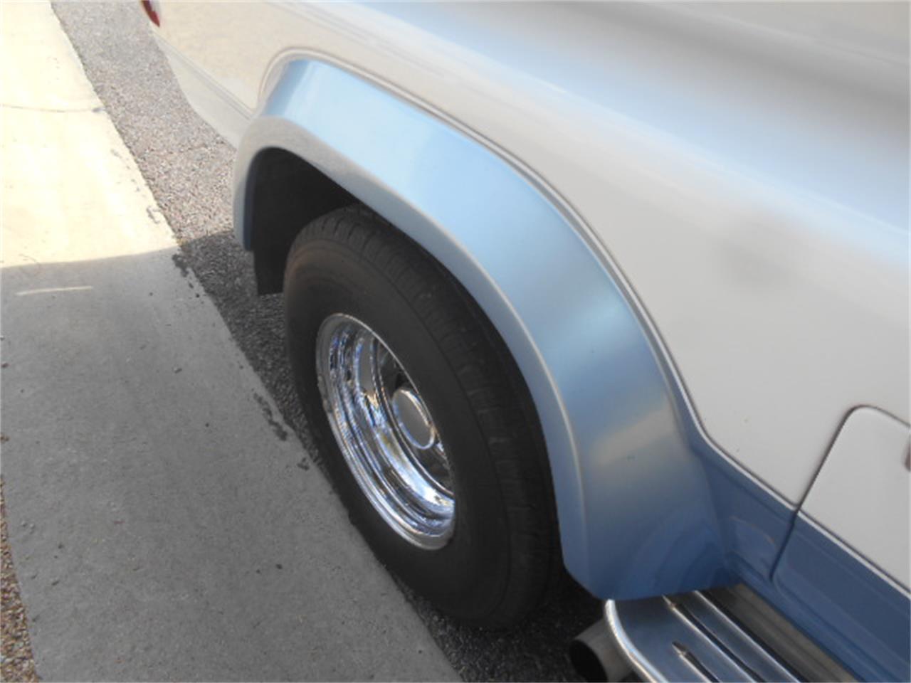 Ford-E350-1988-White-amp-Blue-Blue-12